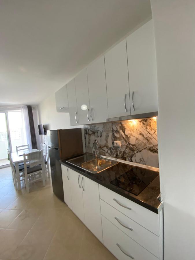 Apartament Me Qera