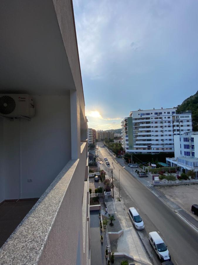 Apartament Me Qera *